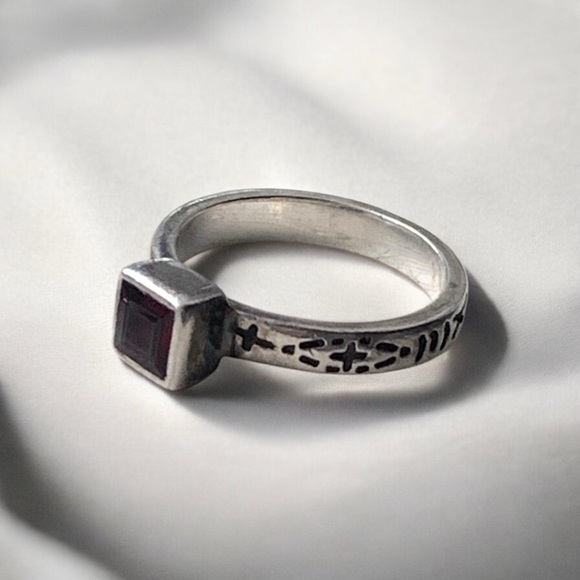 Vintage SILPADA Garnet Sterling Silver Tribal Band Ring Cross Symbols Jewelry - Picture 9 of 12